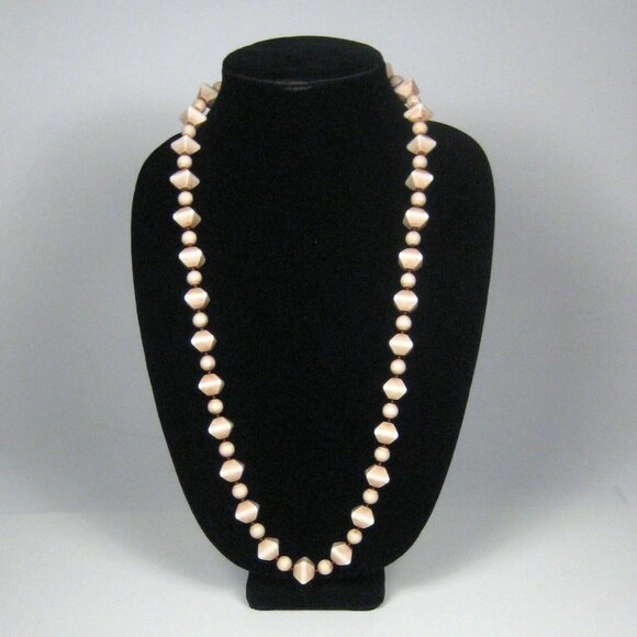 Necklace Strand Vintage 1970s 1980s Beaded Plastic Faux Stone Octahedron 32 in - Picture 2 of 8